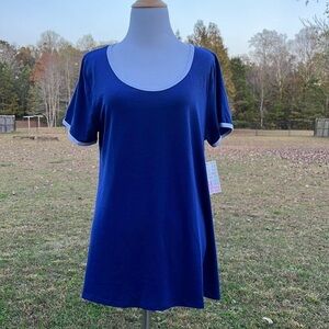 LulaRoe classic T size Medium